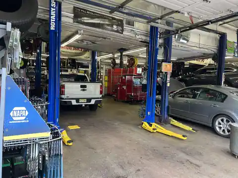 Long Hill Auto Service in Millington