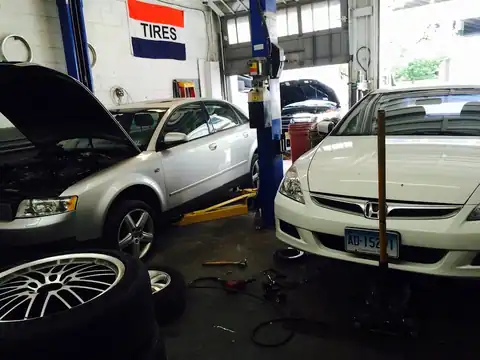 Rod's Garage in Morristown