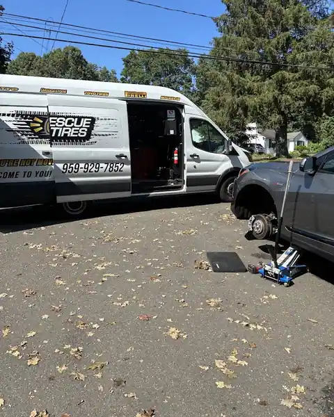 Road Rescue Mobile Tires & Roadside assistance in Wallingford