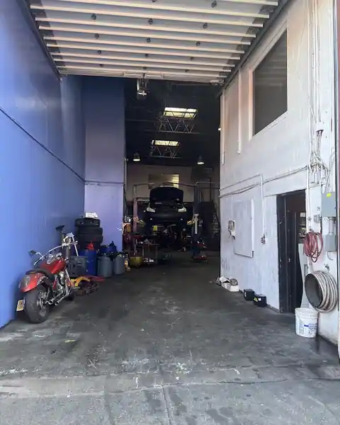 Sam's Automotive Repair in North Bergen