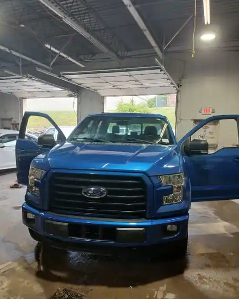 Los Hermanos Tire Shop and Auto Detail in Overland Park