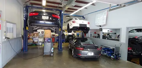 Royal Autowerks in Overland Park