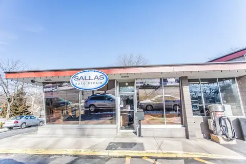 Sallas Auto Repair in Overland Park
