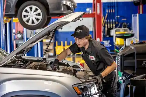 AAA Phoenix East Thomas Auto Repair Center in Phoenix