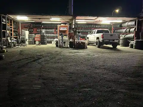 Armandos Llantera in Phoenix