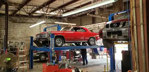 Roosters Muffler & More in Prattville
