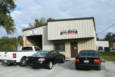Dr. Bob At Scott’s Auto Repair in Sarasota