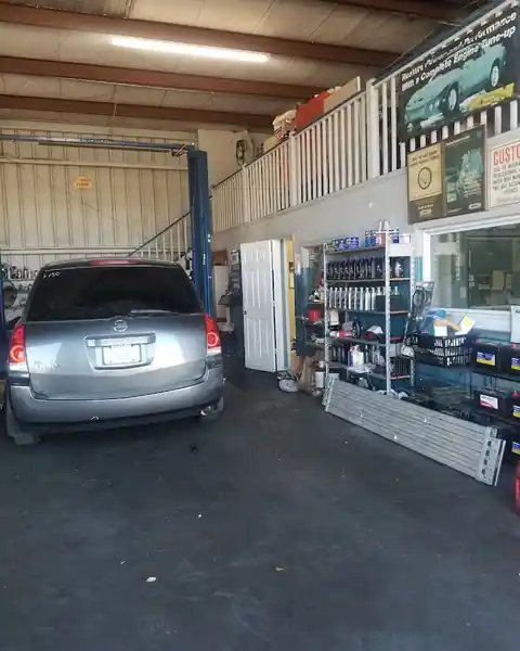 HQ Auto Center in Sarasota
