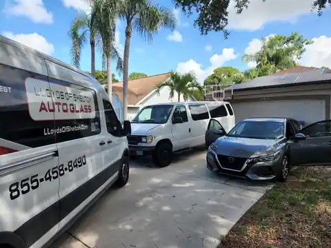 Lloyd's of Shelton Auto Glass in Sarasota