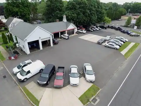 Cammisa's Garage in Shelton