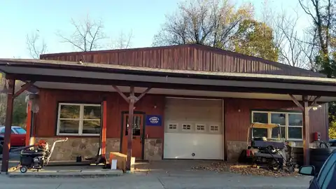 Giddings Garage in Sherman