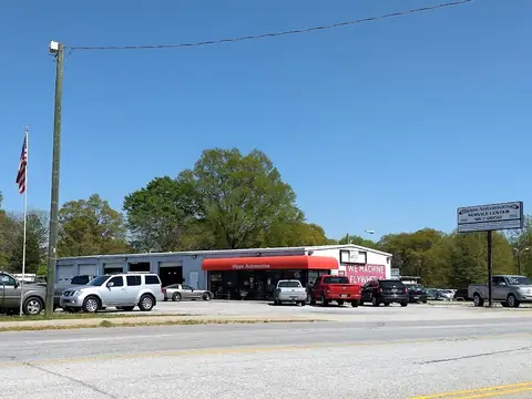 Hipps Automotive Services Center in Simpsonville