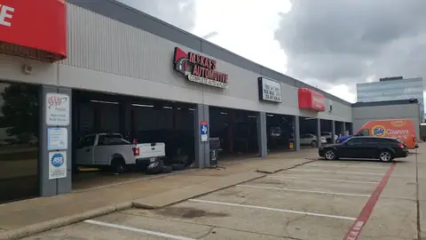 McKays Automotive - The Woodlands in Spring
