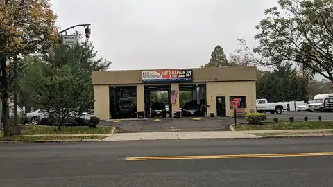 8 Min Oil Change Auto Repair & Tire Center in Springfield