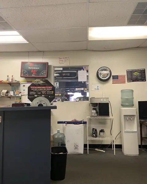 Gil's Automotive in Tempe