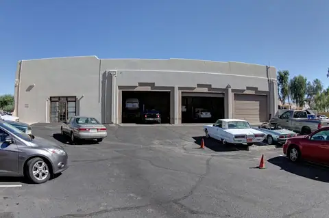 Oasis Auto Center in Tempe