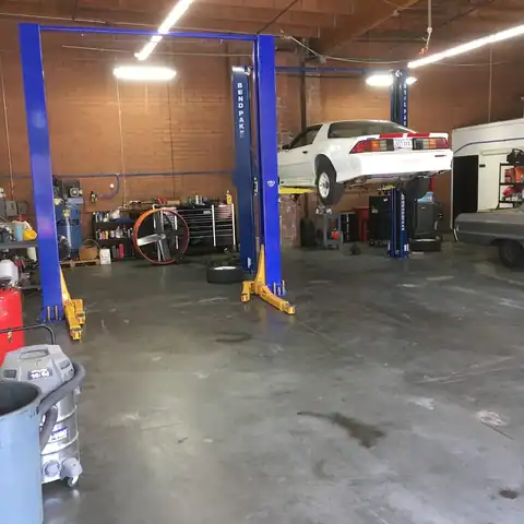 Rob's Auto Repair in Tempe