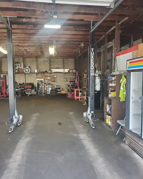 EFAM GARAGE in Townsend