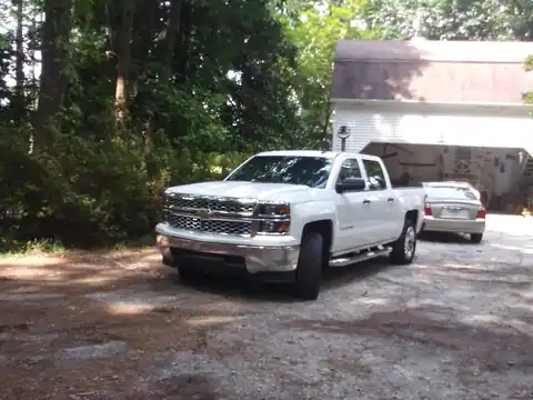 Watts Collision Center in Villa Rica