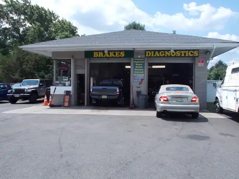 Foggy's Automotive in Wayne