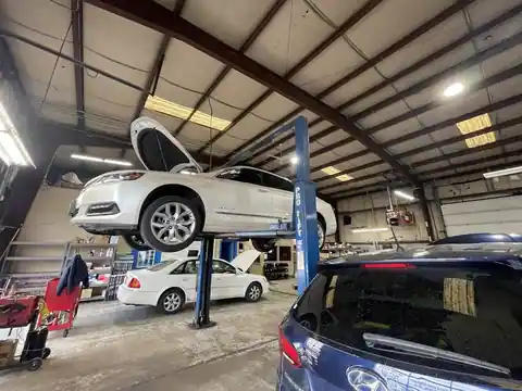 SNYDER'S CAR CARE in West Chester Township