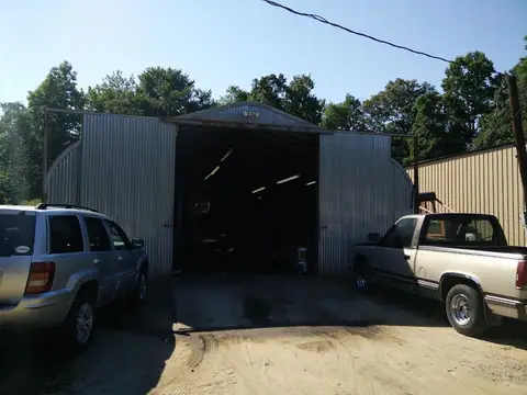 Ken's Auto in Woodruff