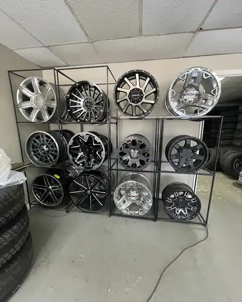2 Brothers Tire Shop in Woodstock