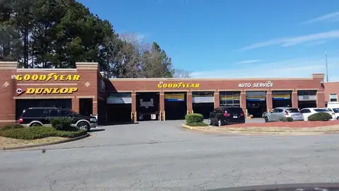 D.W. Campbell Tire & Service in Woodstock