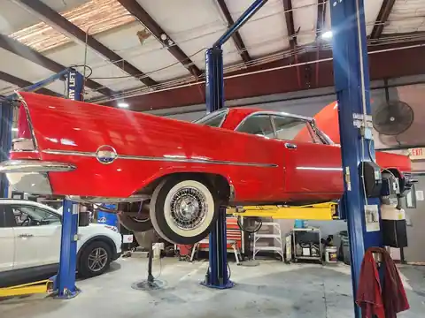 Mike the Mechanic‎ in Woodstock