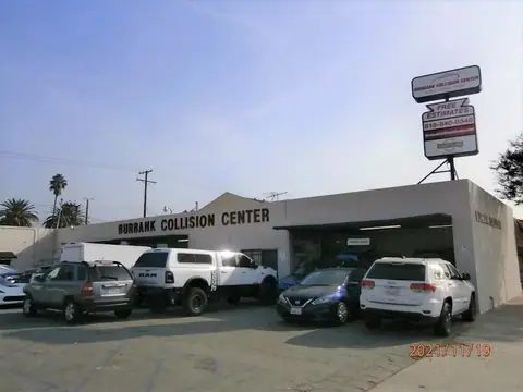 Burbank Collision Center in Burbank