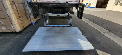 Mobile Lift Gate Service in Gardena