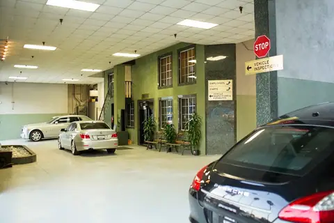 AGC Collision Center in Los Angeles