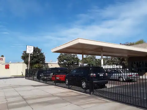 B & J Service Center in Los Angeles
