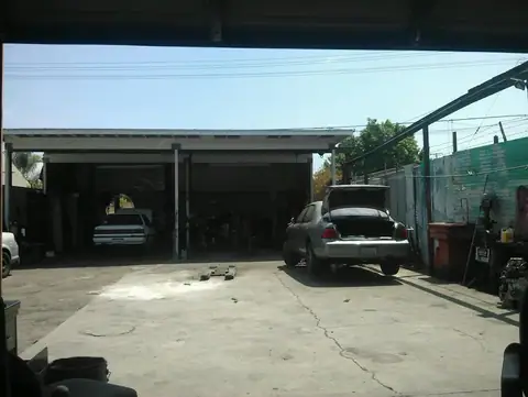 Joe's Auto Repair in Los Angeles