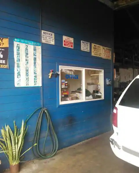 Sam's Auto Center in Los Angeles