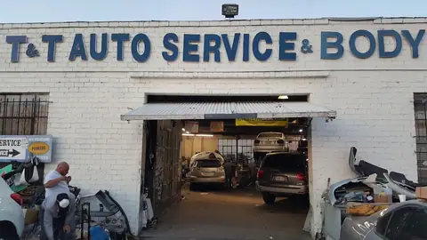 T & T Auto Body and Service in Reseda