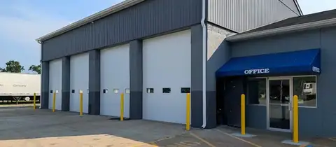 Commercial Truck Restoration & Repair in Cliffwood