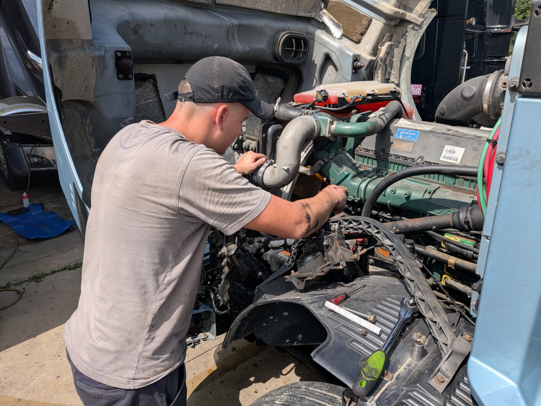 Yanni of Commercial Truck Restoration & Repair at work